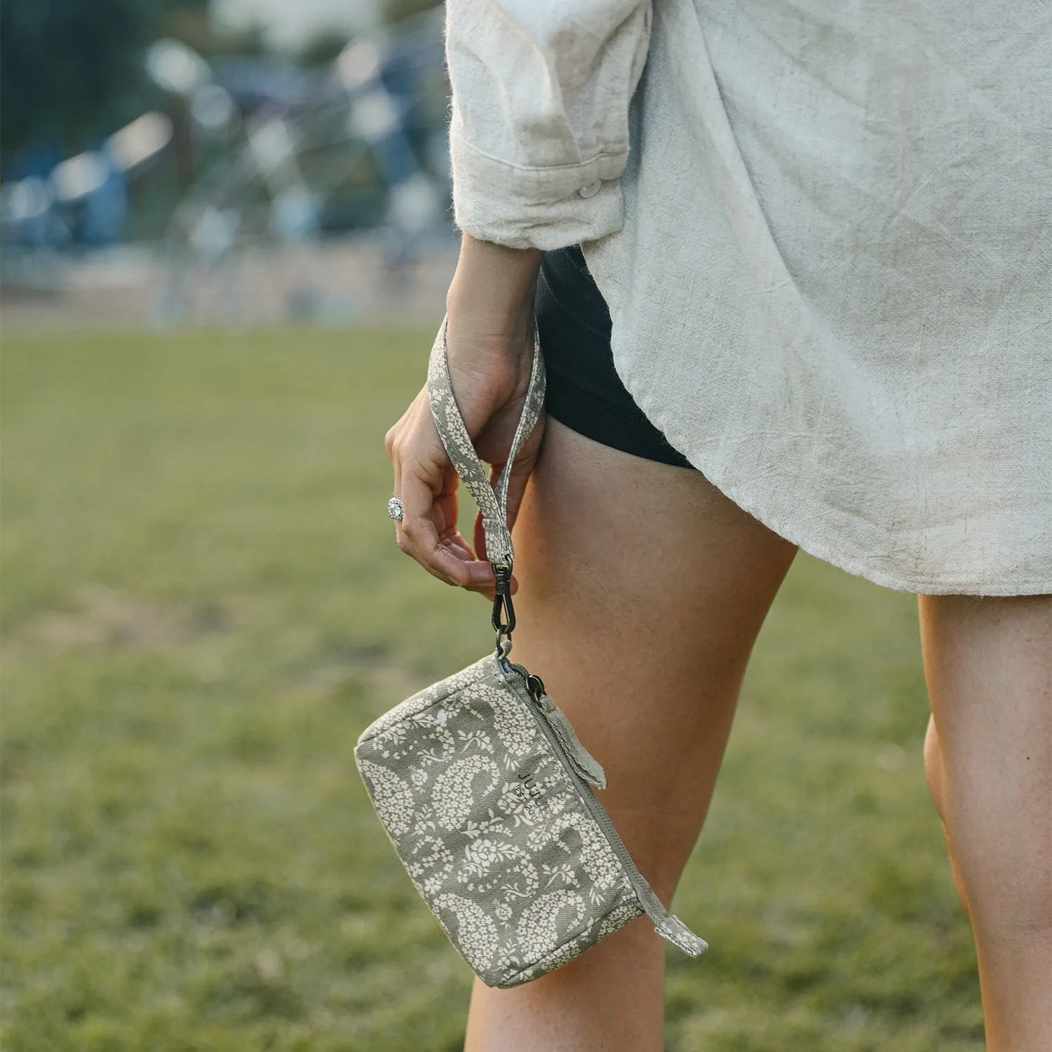 Sazan   JuJuBe 3-piece Pouch Clutch Purse Set | Paisley Floral