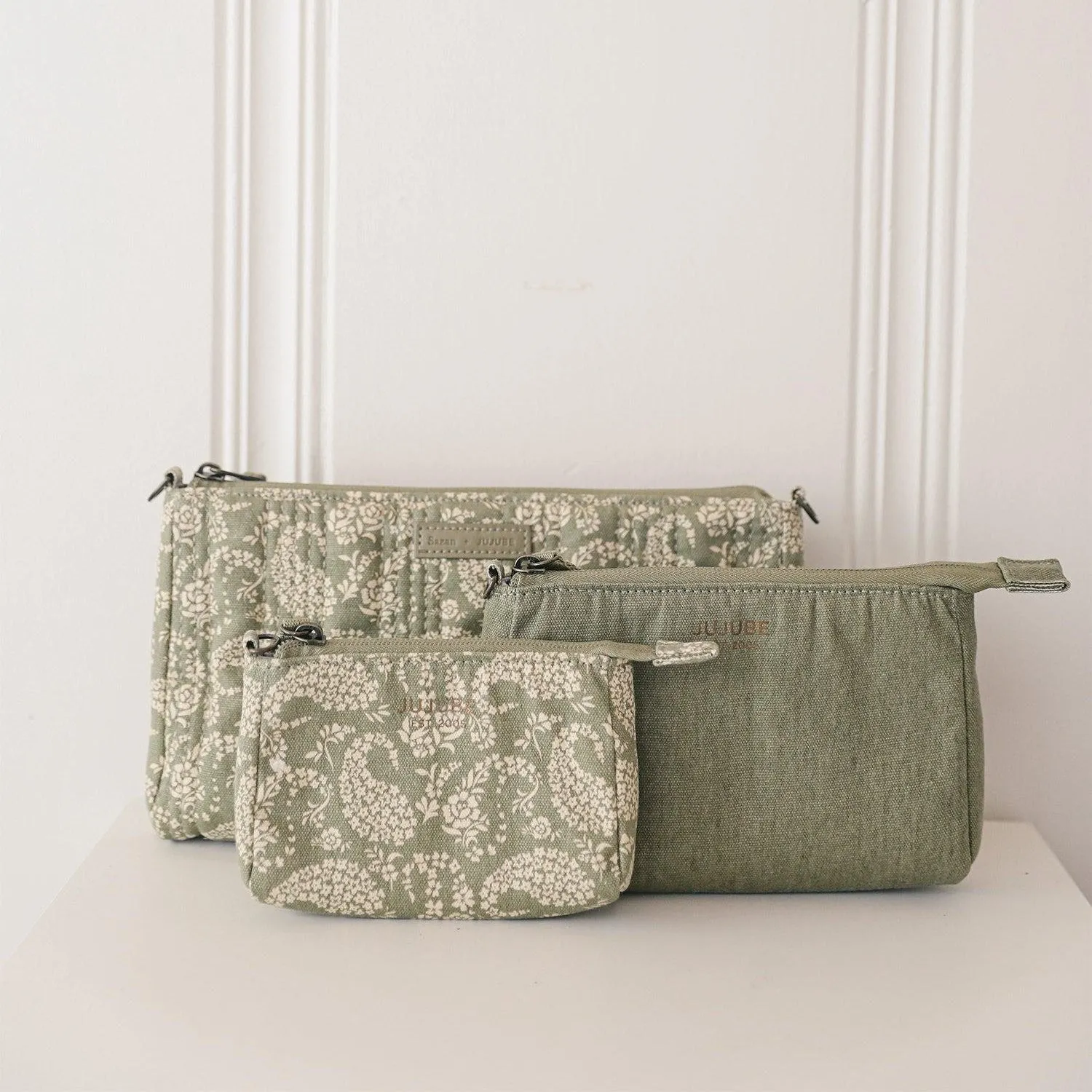 Sazan   JuJuBe 3-piece Pouch Clutch Purse Set | Paisley Floral