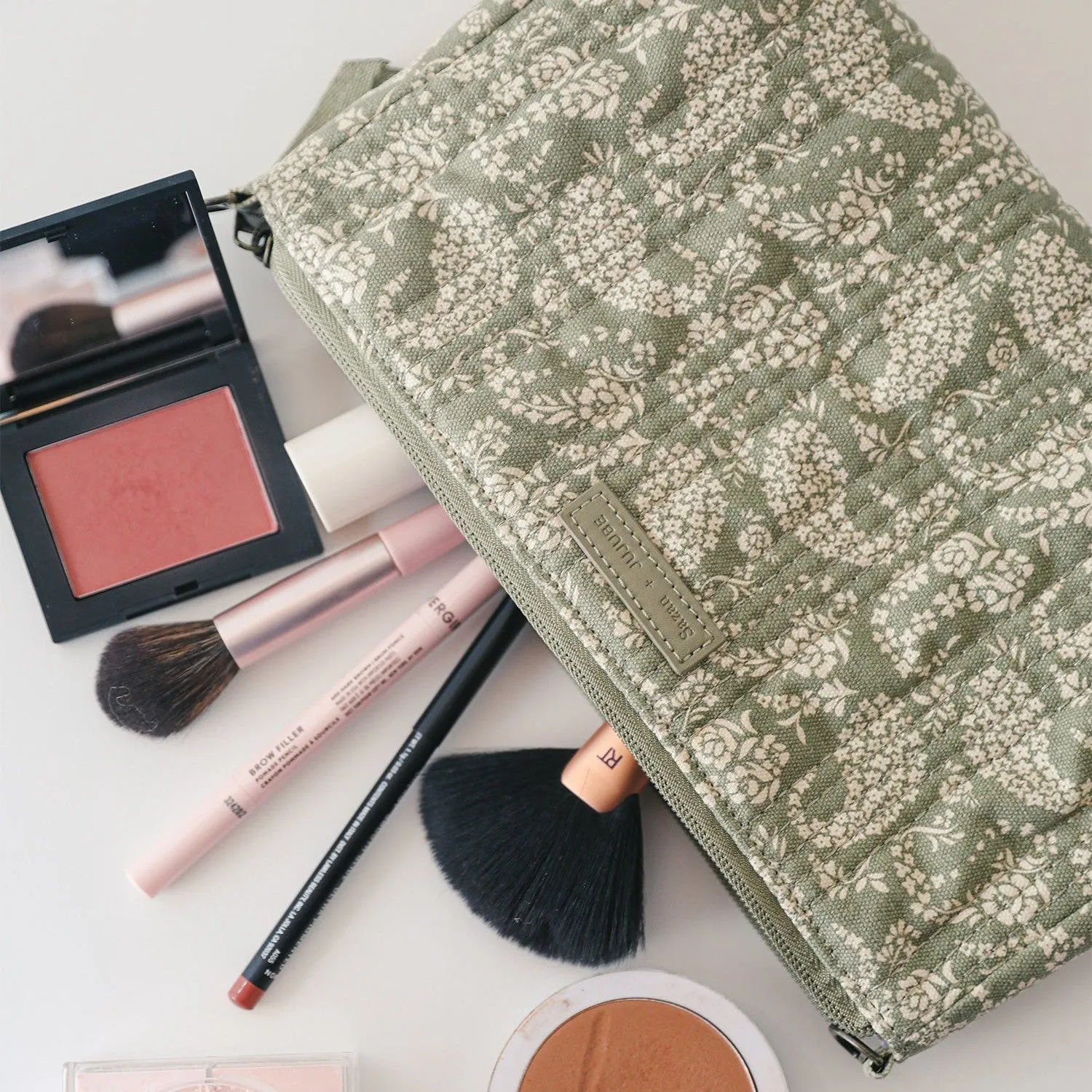 Sazan   JuJuBe 3-piece Pouch Clutch Purse Set | Paisley Floral