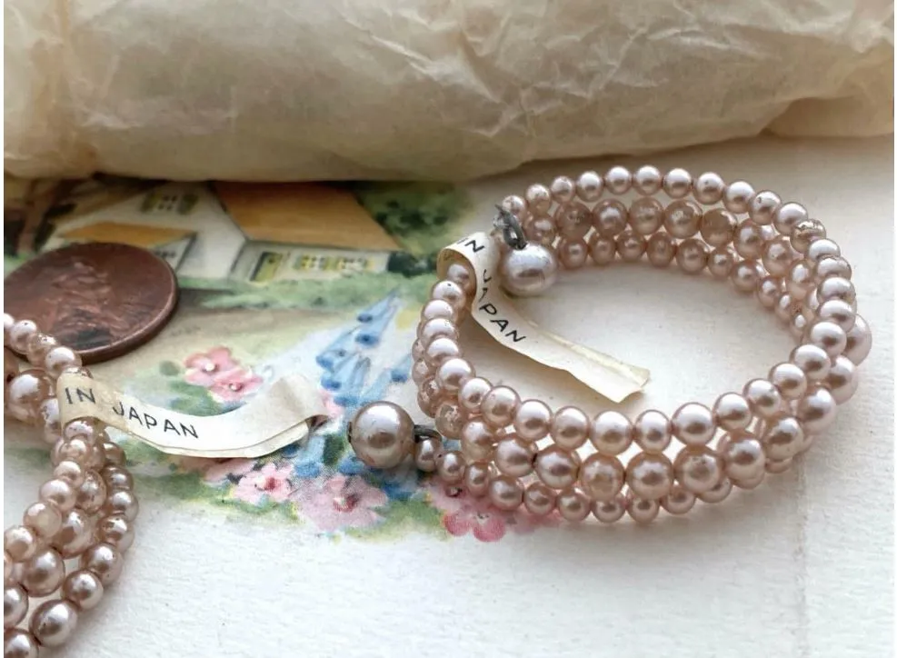 Sugar Baby Pale Pink Vintage Pearl Wrap Bracelet Gay Isber child size 1.5 inches across